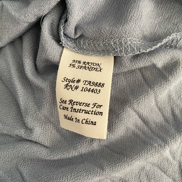 Light blue cut out open shoulder blouse - Picture 5 of 5